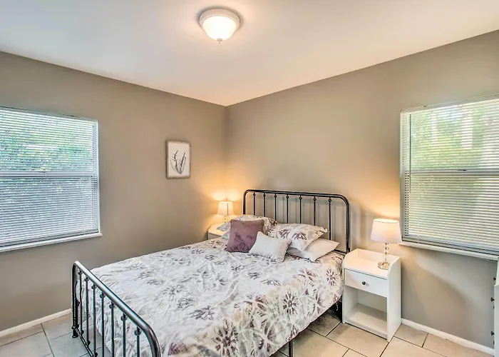 Pet-Friendly Brunswick Retreat W/ Gas Grill!