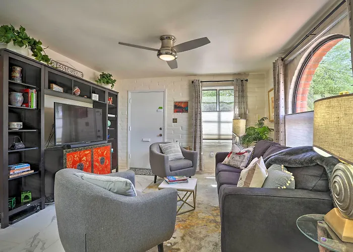 Lovely Green Valley Abode W/ Community Pool!