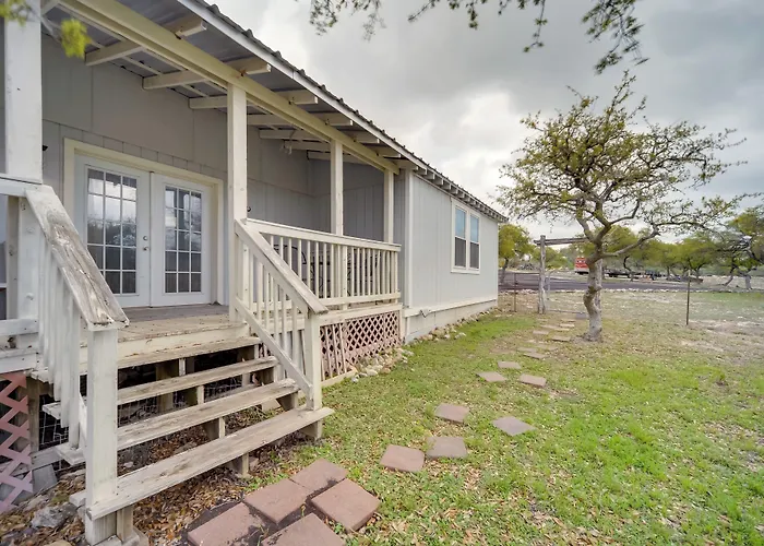 Vacation Rental In Kerrville: Pets Welcome!