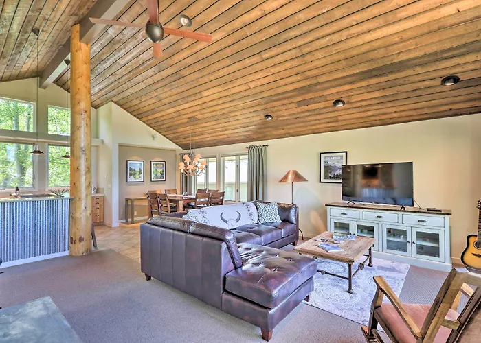 West Glacier Home W/ Majestic Mountain Views!