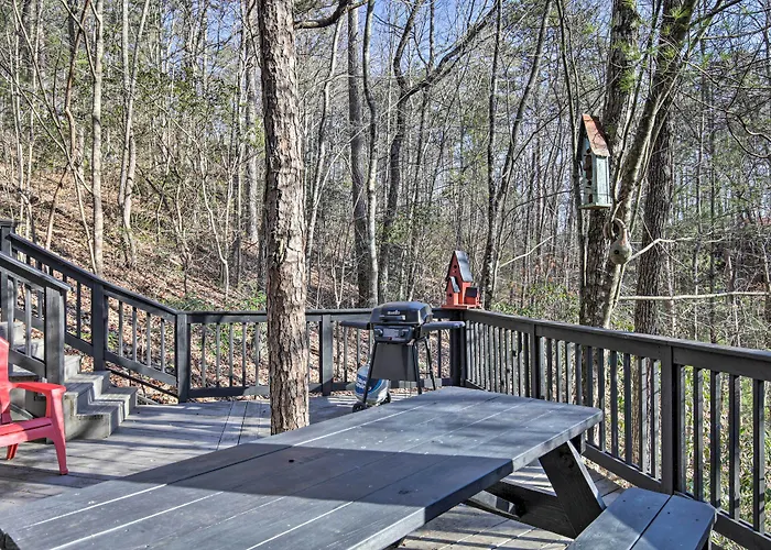 Cozy & Quiet Studio W/ Porch, Near Scenic Railway!