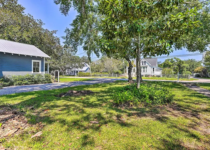 'Moon Pie Cottage' Near Downtown Ocean Springs!