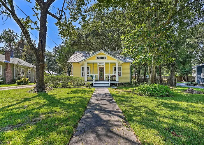 'Moon Pie Cottage' Near Downtown Ocean Springs!