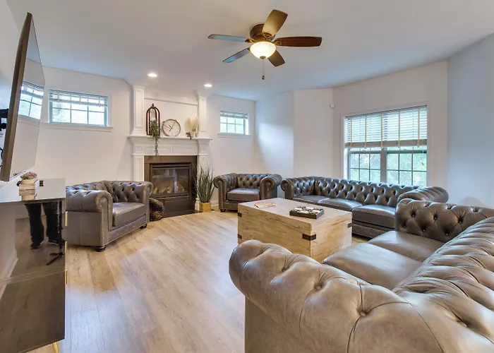 Prime Peoria Retreat W/ Deck & Fireplace!