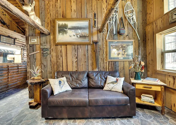 Remote Escape: Klamath Falls Cabin By Lake & Hikes