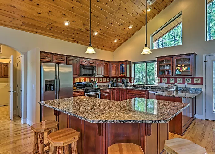 Serene Lakeside Cabin W/ Decks + Edler Lake Views!