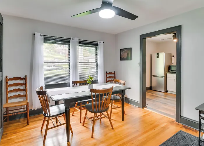 Mullens Home - Close To Hatfield-Mccoy Trailhead!