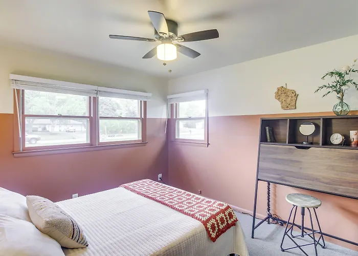 Updated Plymouth Home ~ 5 Mi To Road America!