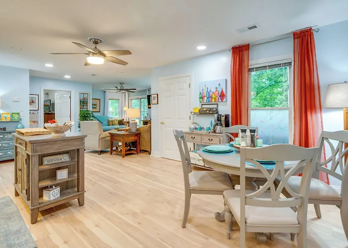 Creekside Hendersonville Haven: Hot Tub & Fire Pit
