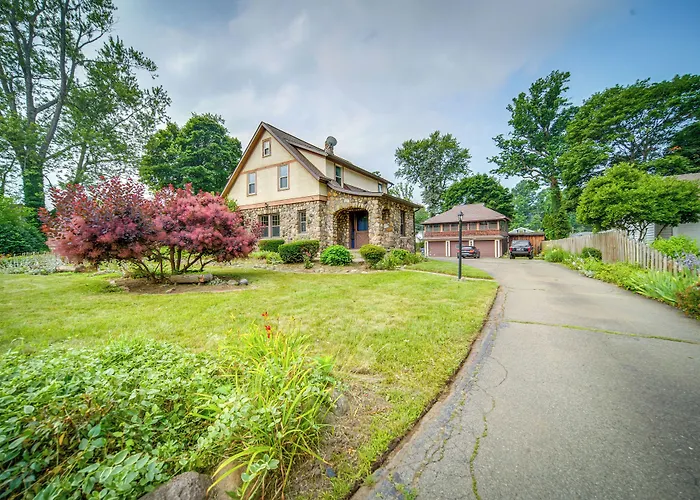 Central Erie Vacation Rental ~ 2 Mi To Beach!