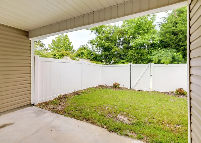 Havelock Home: Private Yard, 2 Mi To Cherry Point!