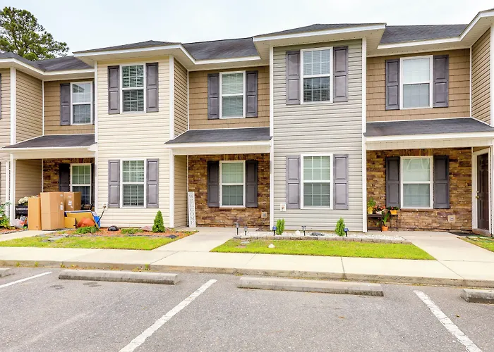 Havelock Home: Private Yard, 2 Mi To Cherry Point!