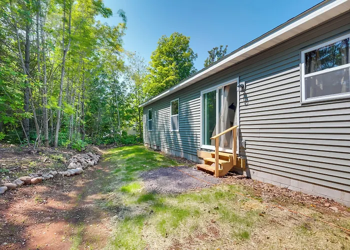 Wooded Hancock Home Near Ski & Snowmobile Trails!