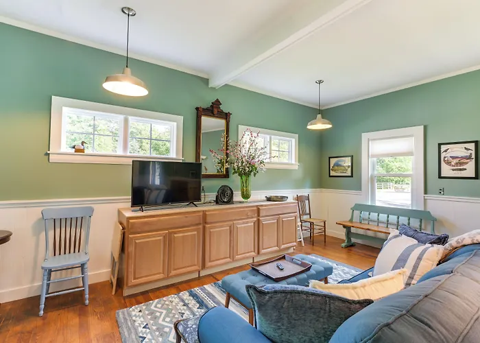 Pet-Friendly Maine Cottage By Northern Bay