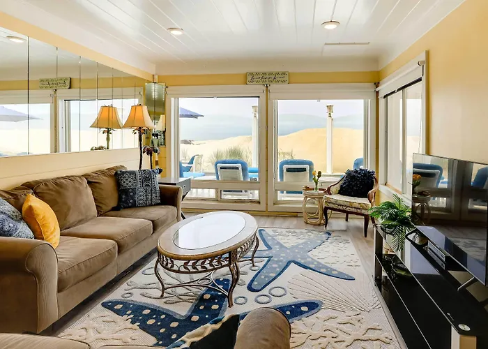 Between The Dunes: Breezy Beachfront Oceano Home!