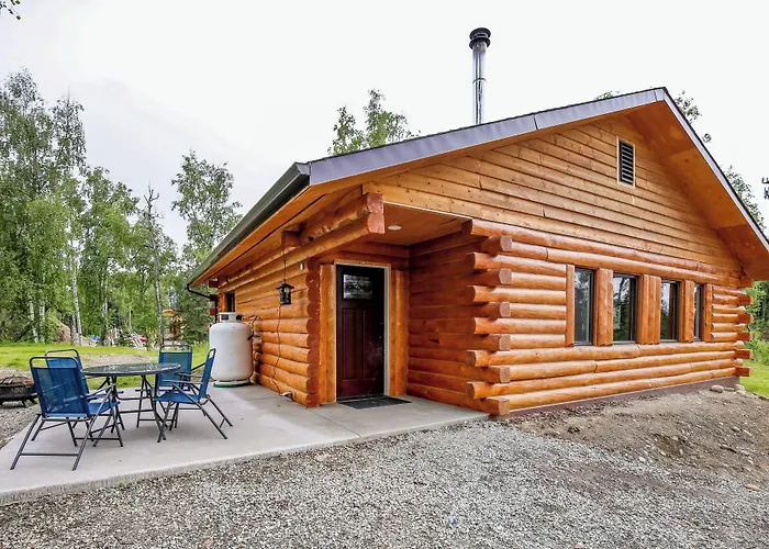 Welcoming Wasilla Cabin W/ Patio!