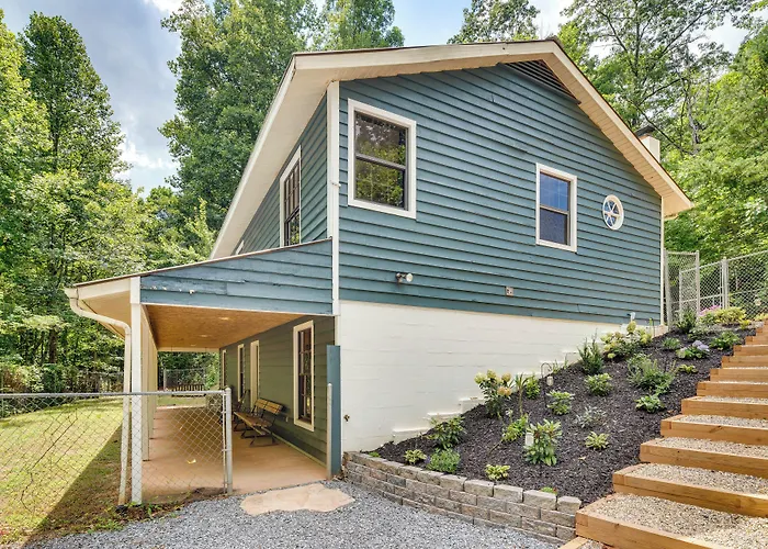 Secluded Mountain Retreat: 30 Mi To Asheville!