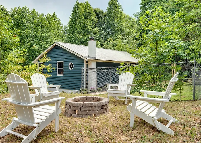 Secluded Mountain Retreat: 30 Mi To Asheville!