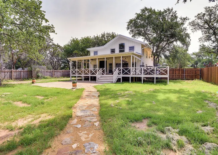 Gorgeous Palo Pinto Home W/ Private Hot Tub!