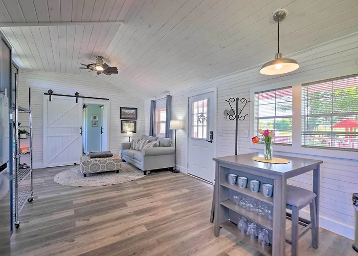 Landscape Views: Sweetwater Country Cottage!