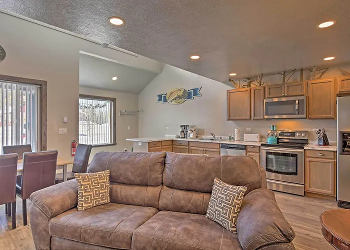 Charming Home - 1 Mi To Yellowstone National Park!