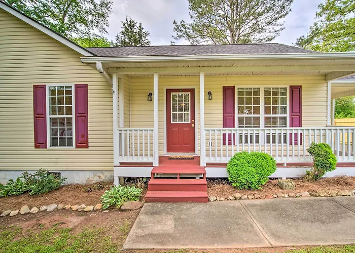 Cartersville Family Home W/ Spacious Backyard