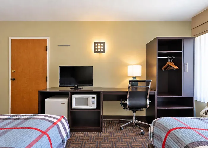 The Douillet By Demeure Hotels