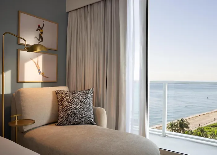 The Sunny Miami Sunny Isles Beach,Curio Collection By Hilton