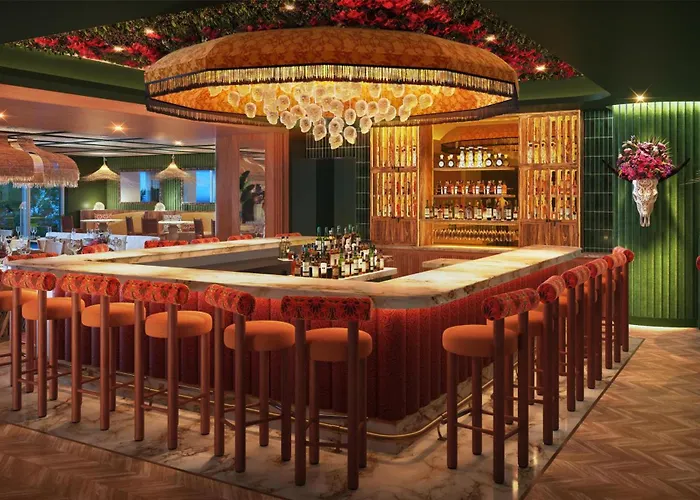 The Sunny Miami Sunny Isles Beach,Curio Collection By Hilton