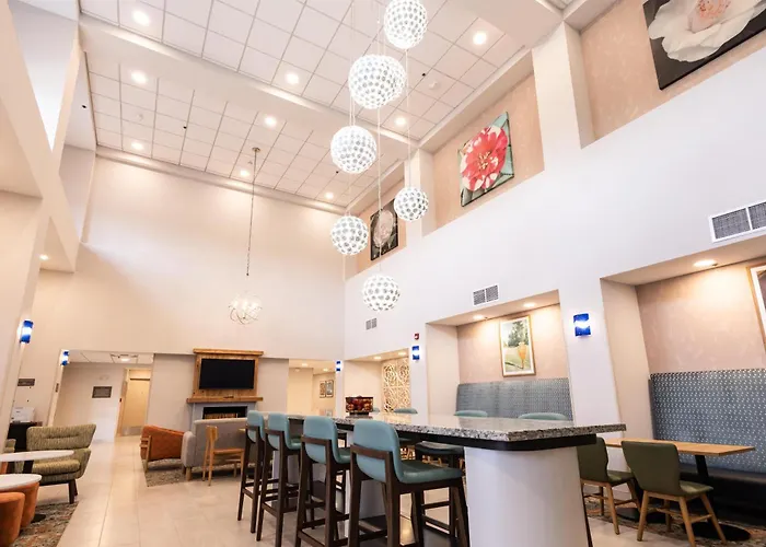 Hampton Inn & Suites Mccomb