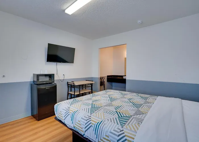 Bridgeview Hotel