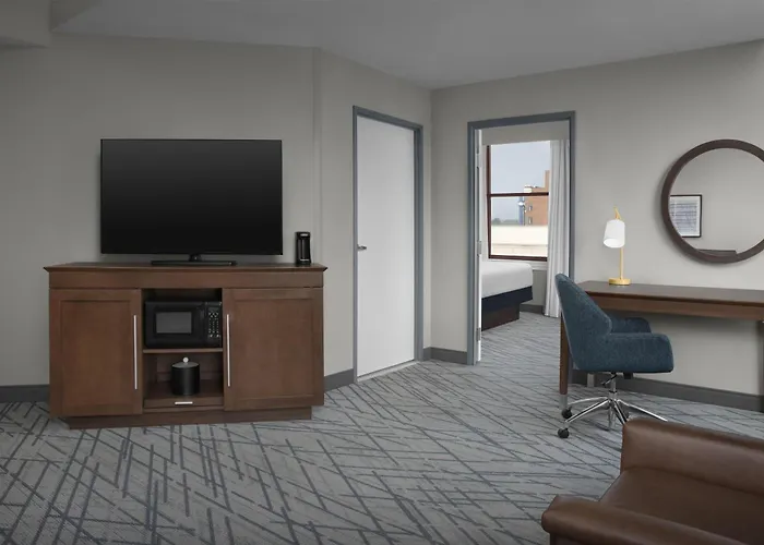 Hampton Inn Indianapolis Downtown Across From Circle Centre
