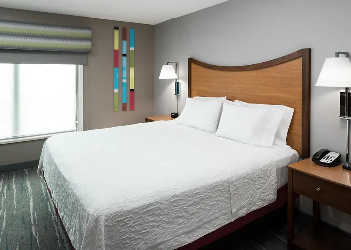 Hampton Inn & Suites Chicago North Shore
