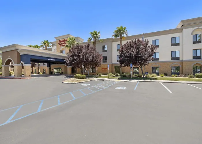 Hampton Inn & Suites Lancaster