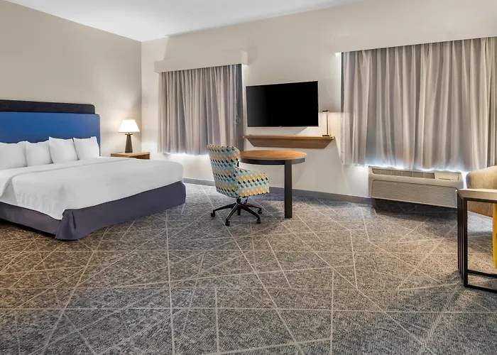 Hampton Inn & Suites Fort Worth/Forest Hill