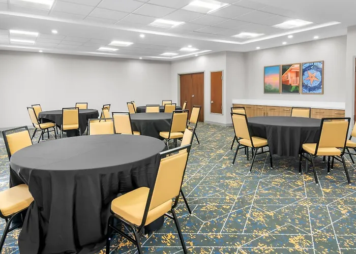 Hampton Inn & Suites Fort Worth/Forest Hill