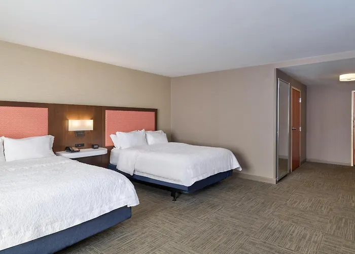 Hampton Inn & Suites Providence / Smithfield