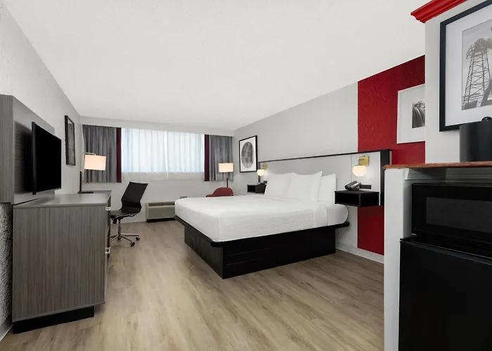 Ramada By Wyndham Tulsa Broken Arrow