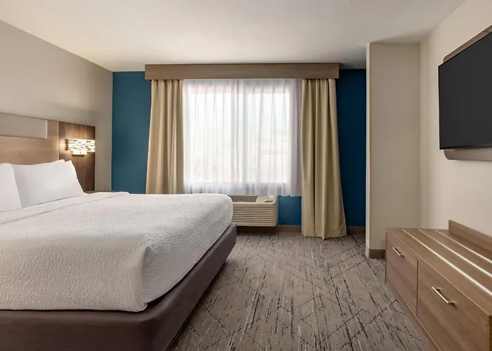 Holiday Inn Express Airport East By Ihg