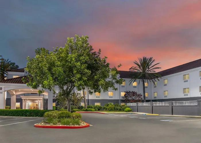 Fairfield Inn & Suites By Marriott San Francisco San Carlos