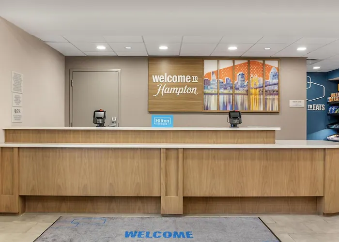 Hampton Inn & Suites Cincinnati / Uptown - University Area