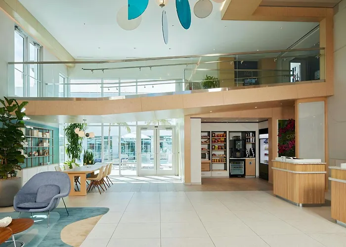Courtyard By Marriott Santa Barbara Downtown