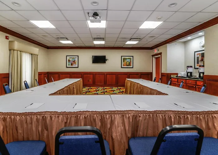 Hampton Inn & Suites Detroit/Chesterfield