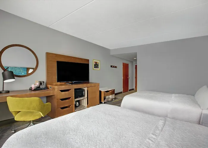 Hampton Inn & Suites Augusta West