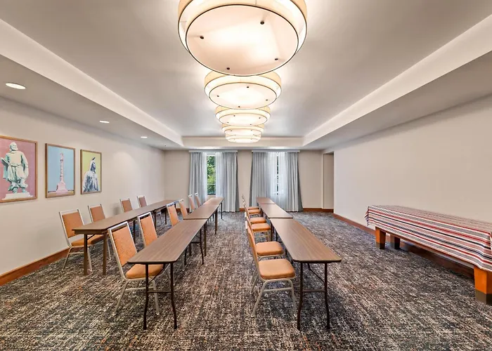 Hampton Inn & Suites Williamsburg-Central