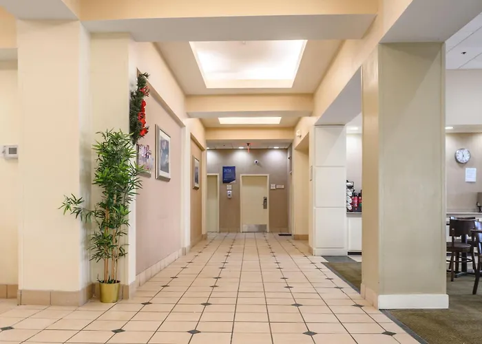 La Quinta By Wyndham New Haven