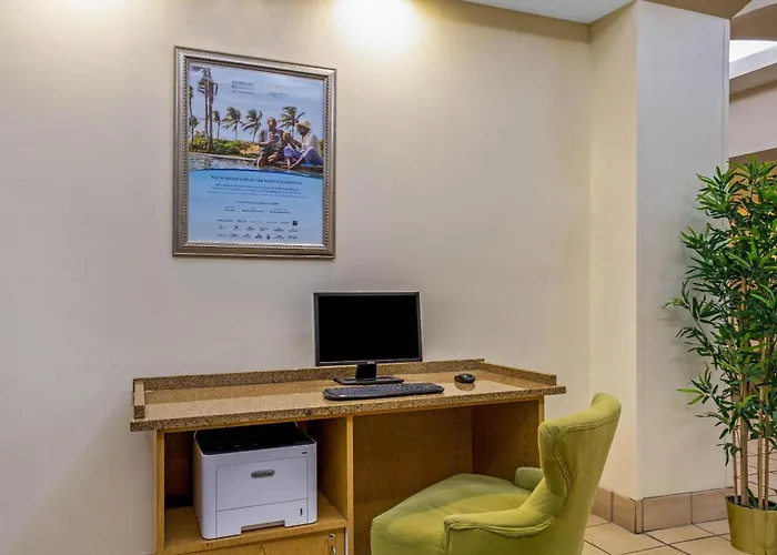 La Quinta By Wyndham New Haven
