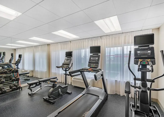 Holiday Inn Express & Suites Minot By Ihg