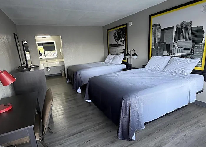 Super 8 By Wyndham Birmingham
