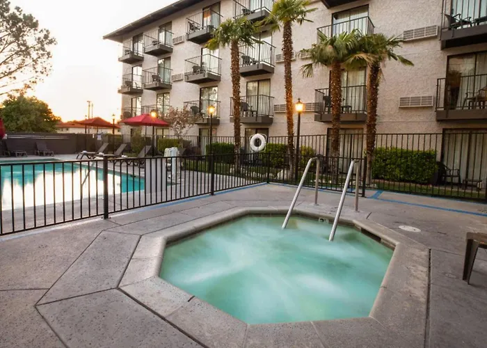Oxnard Inn Lancaster